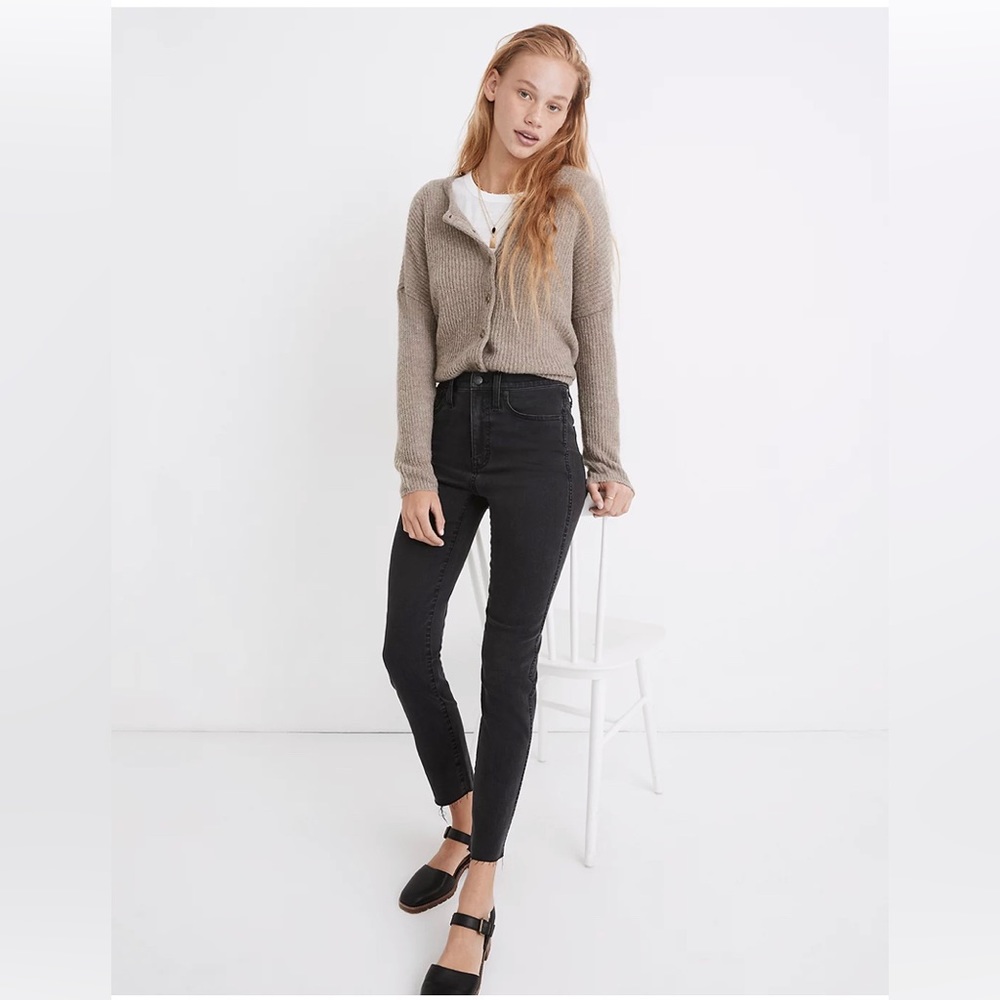Madewell Stovepipe Jeans in Banberry Wash Raw-Hem, Size 24, Lightly Worn
